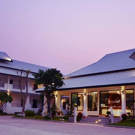 Rittiboon Vintage Hotel Phrae Exterior foto