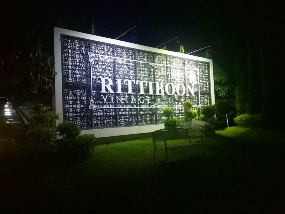 Rittiboon Vintage Hotel Phrae Exterior foto