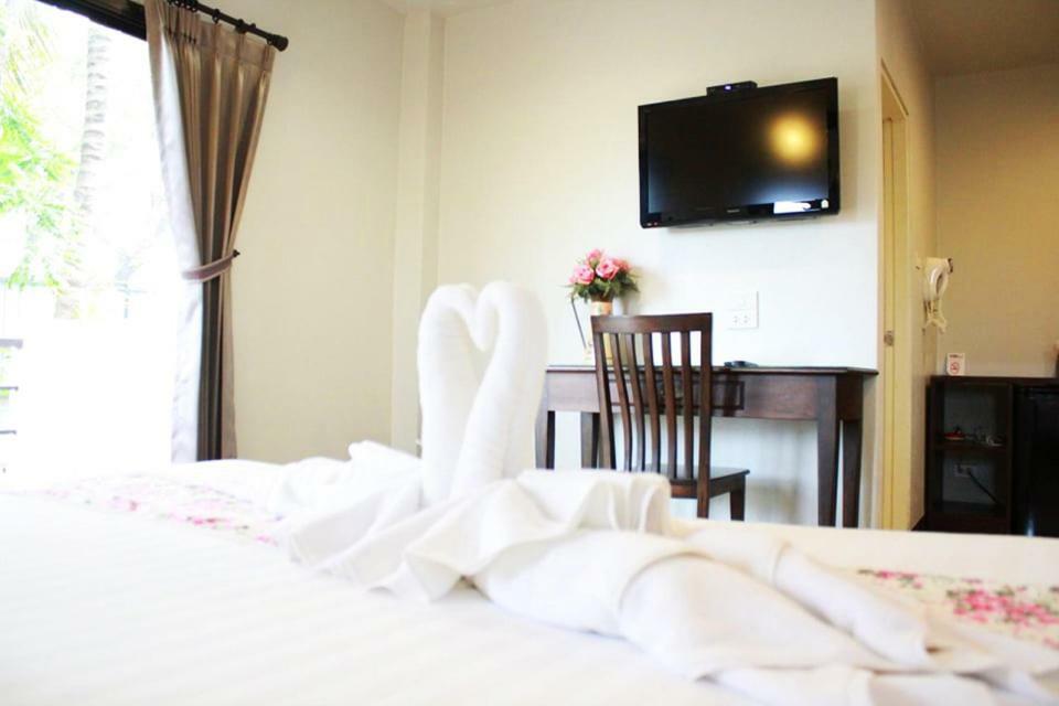 Rittiboon Vintage Hotel Phrae Exterior foto